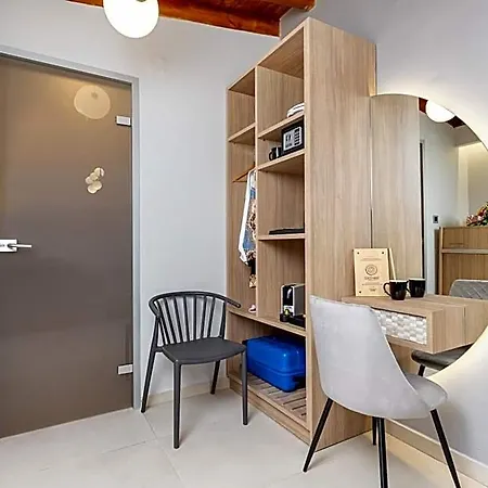 Metropolitan Pearl Boutique 4*