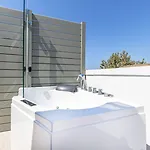 Metropolitan Pearl Boutique Hotel 4*
