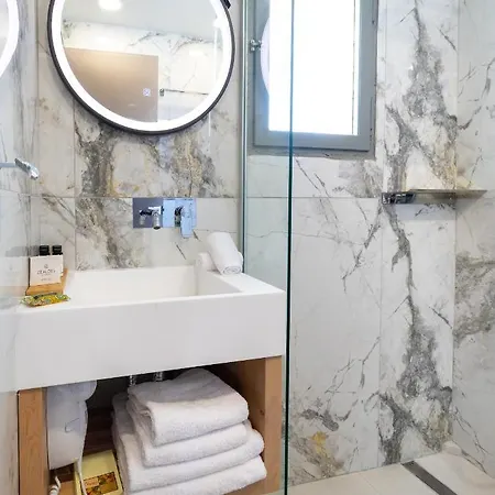 Metropolitan Pearl Boutique 4*