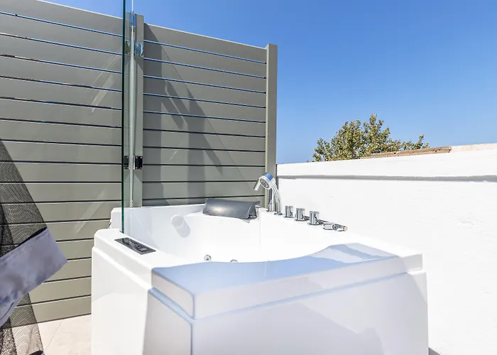 Metropolitan Pearl Boutique Hotel 4*